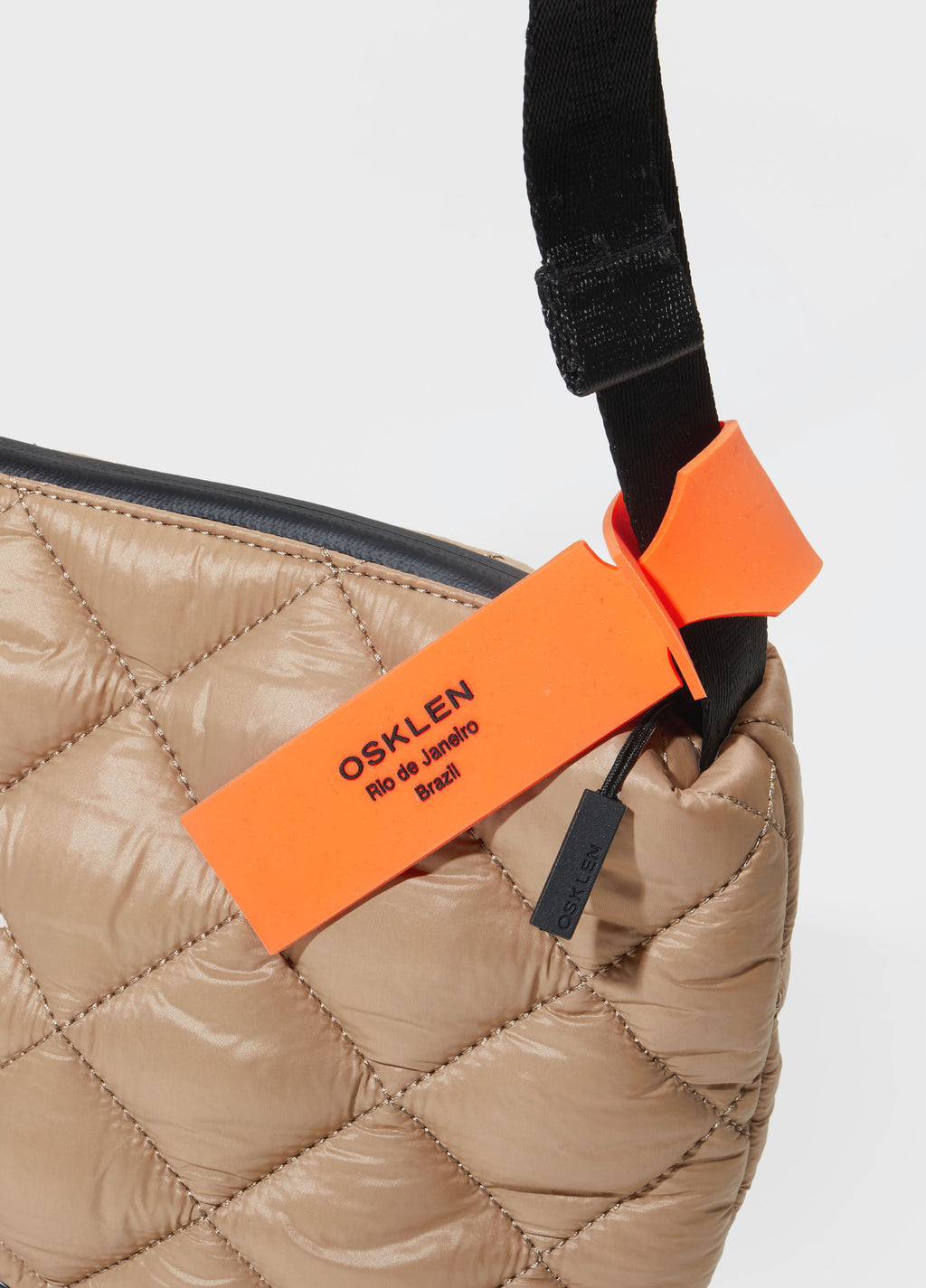 Bolsa Crossbody Wrap Matelassê Areia – Osklen – foto 4