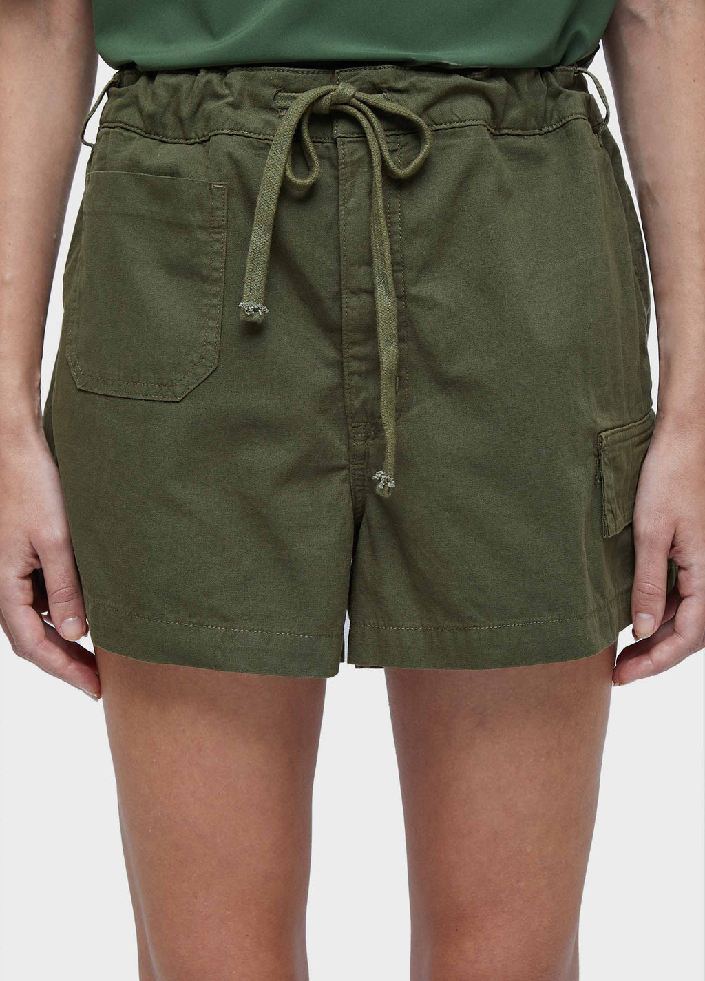 LIGHT POCKET SHORTS