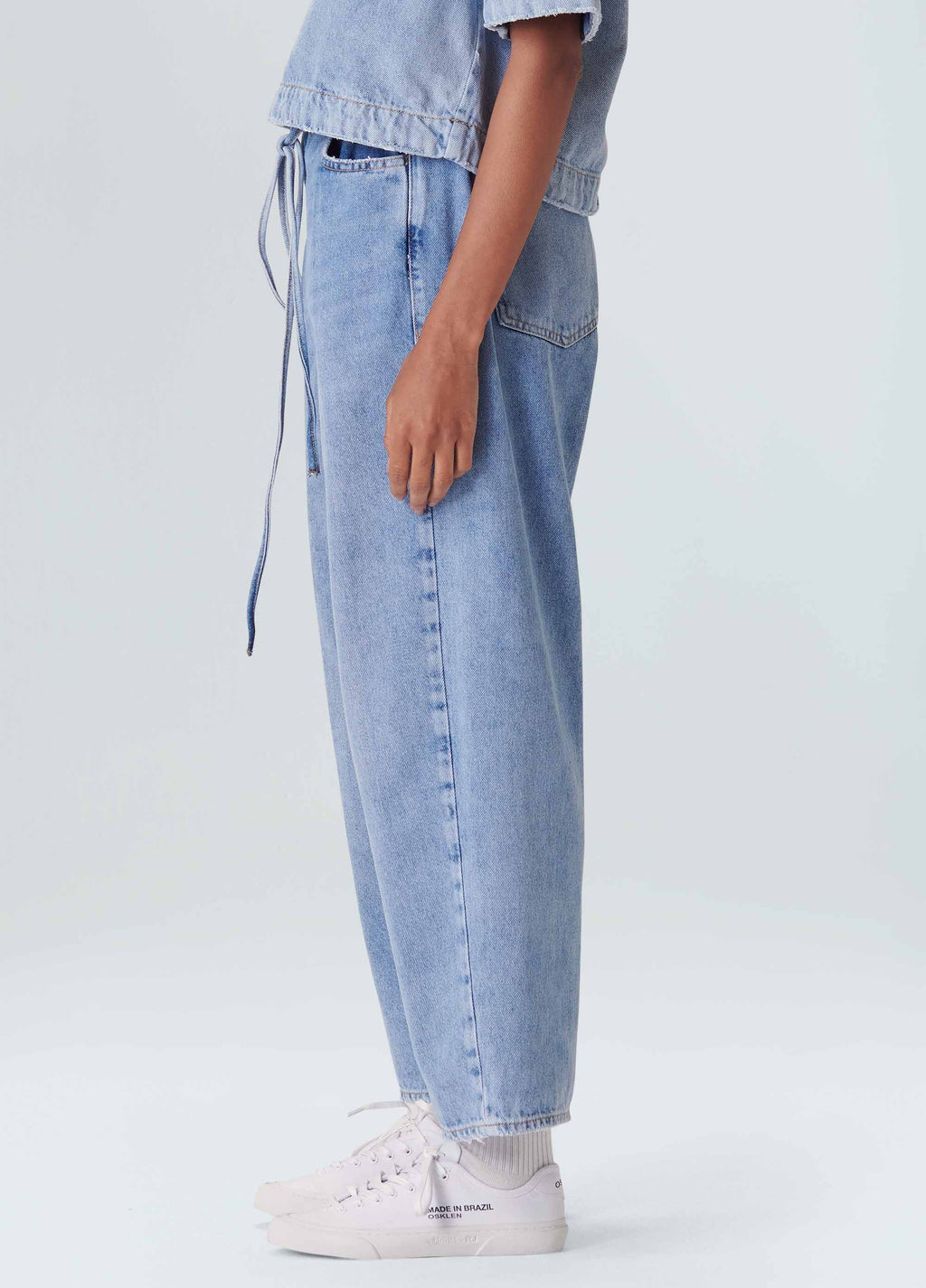 OVERSIZED DENIM JEANS