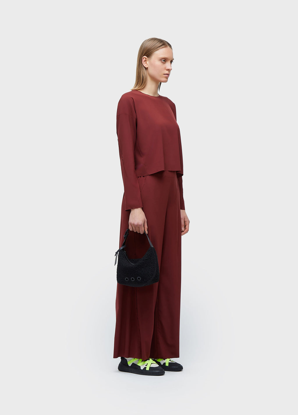 SUPERLIGHT STRAIGHT PANTS