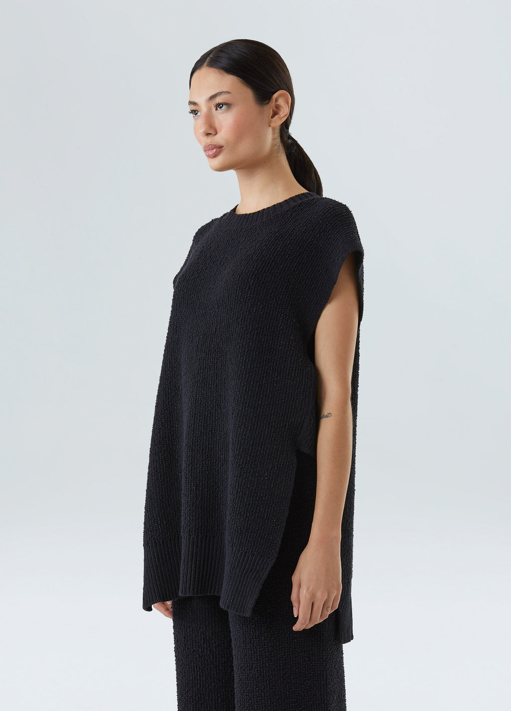 BOUCLÉ KNIT VEST