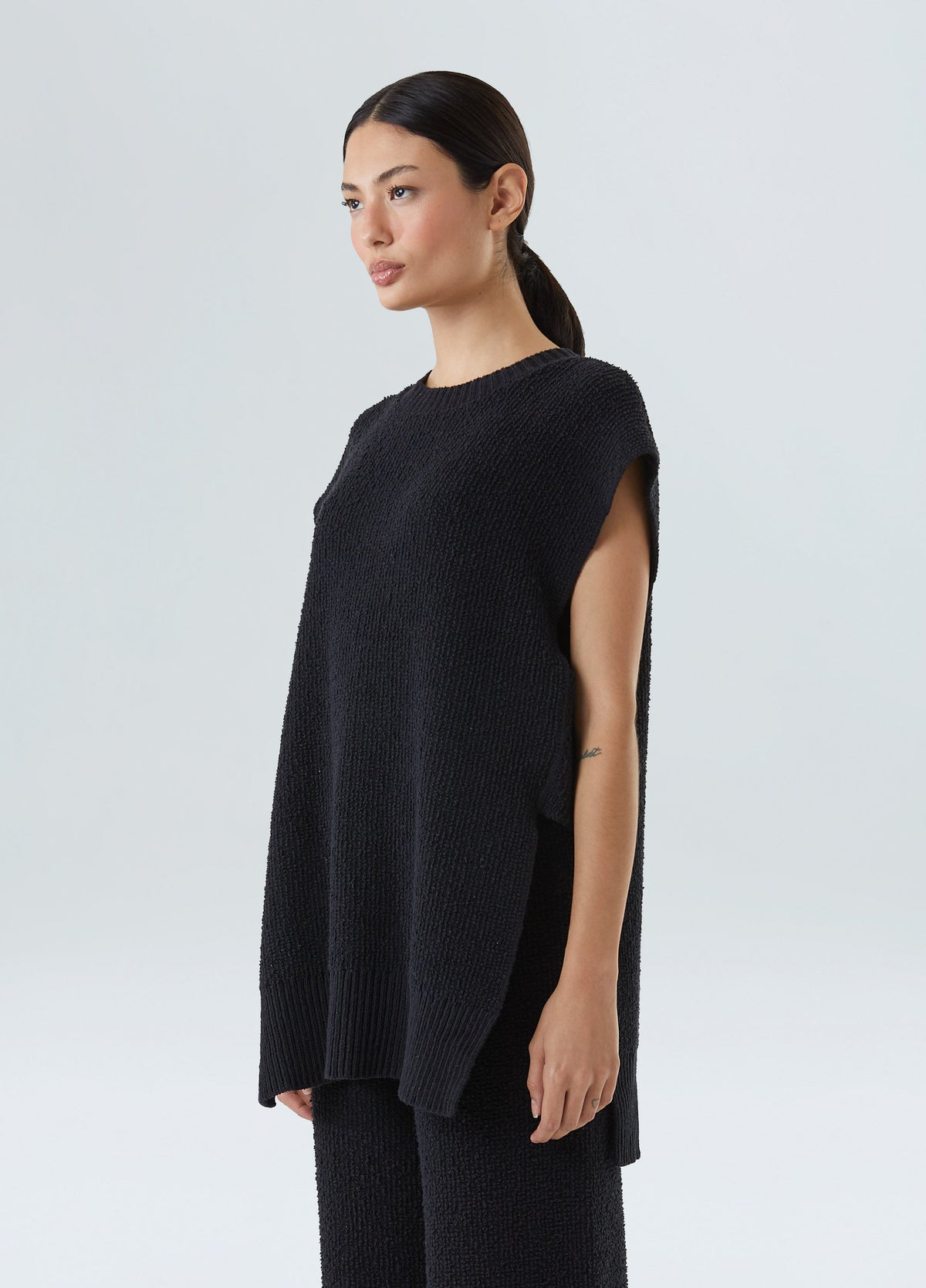 BOUCLÉ KNIT VEST