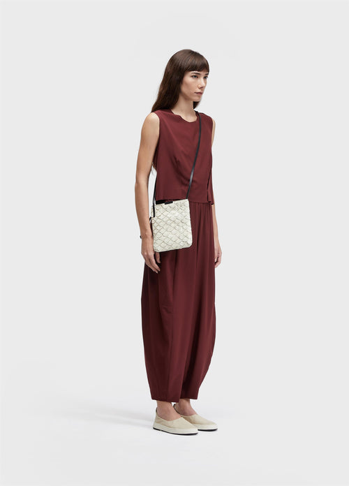 SUPERLIGHT SLEEVELESS DARTED BLOUSE