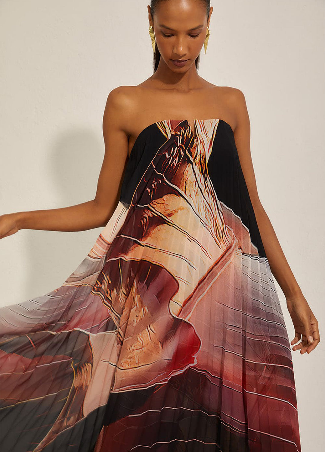 STRAPLESS PLEATED DRESS
