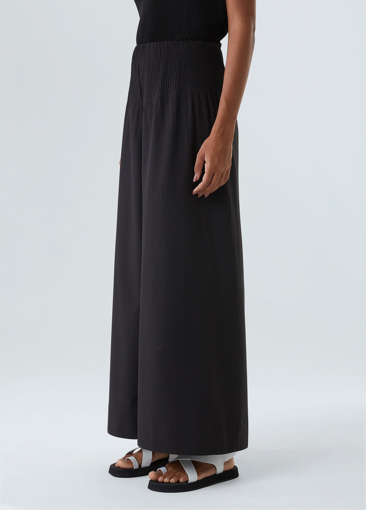 PLEATED TROUSERS