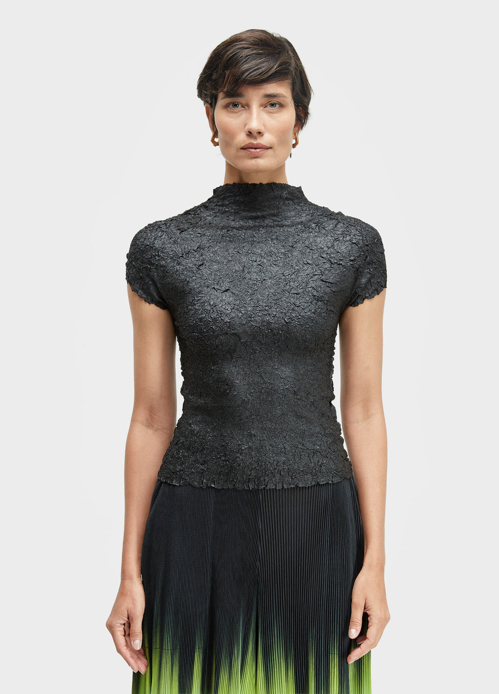 CRUNCH PLEATED COLLAR SHORT SLEEVE BLOUSE