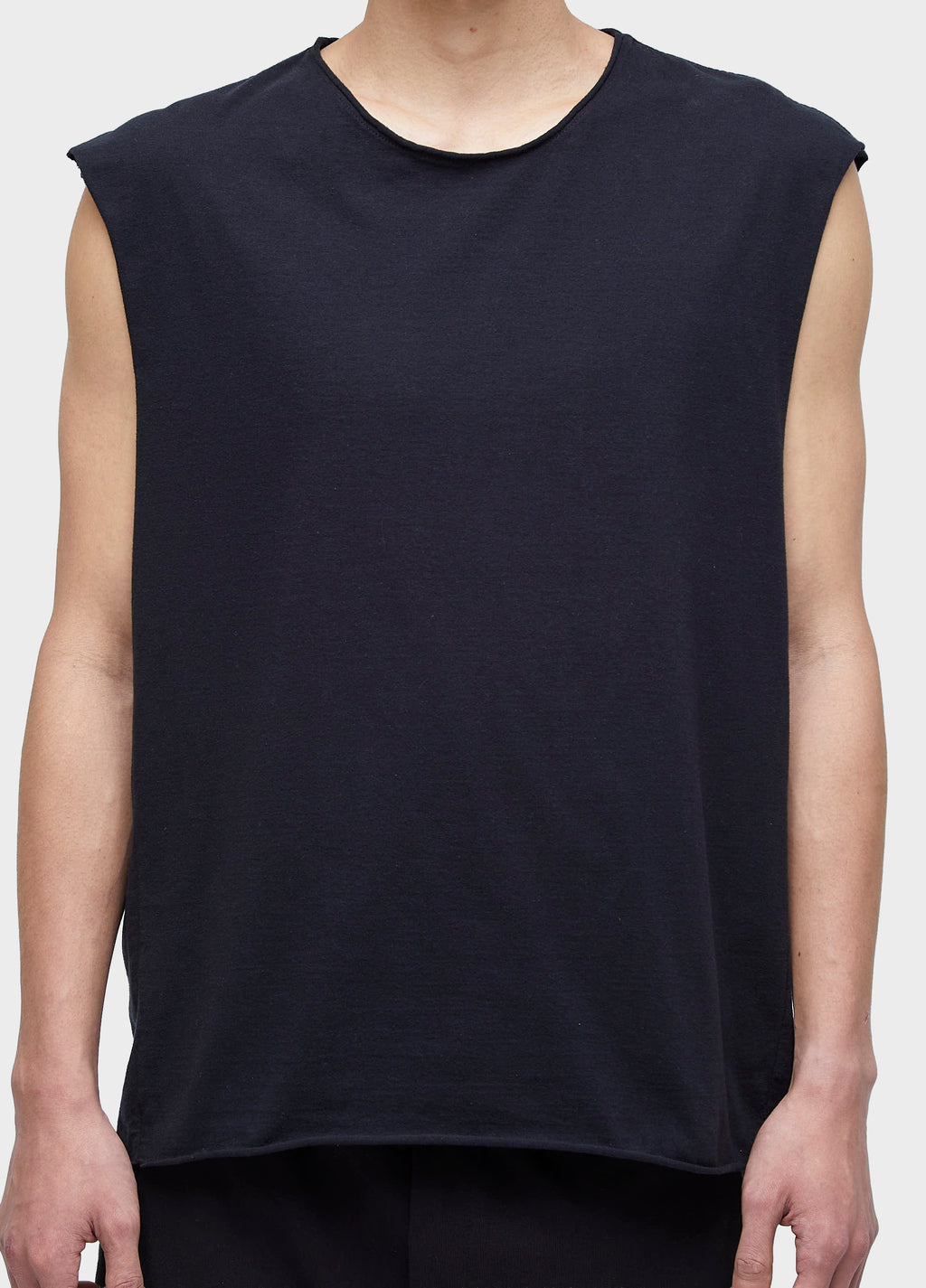 SLEEVELESS T-SHIRT