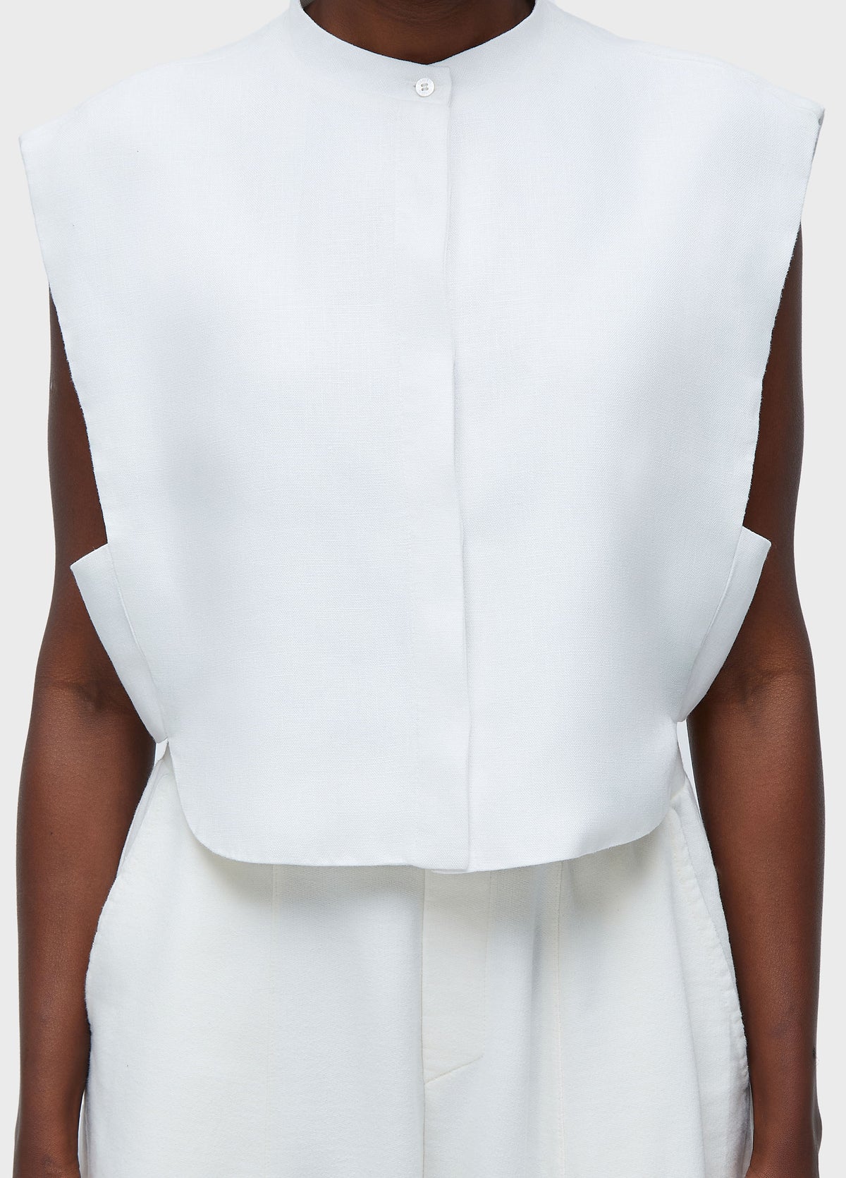 SLEEVELESS LINEN TUXEDO BLOUSE