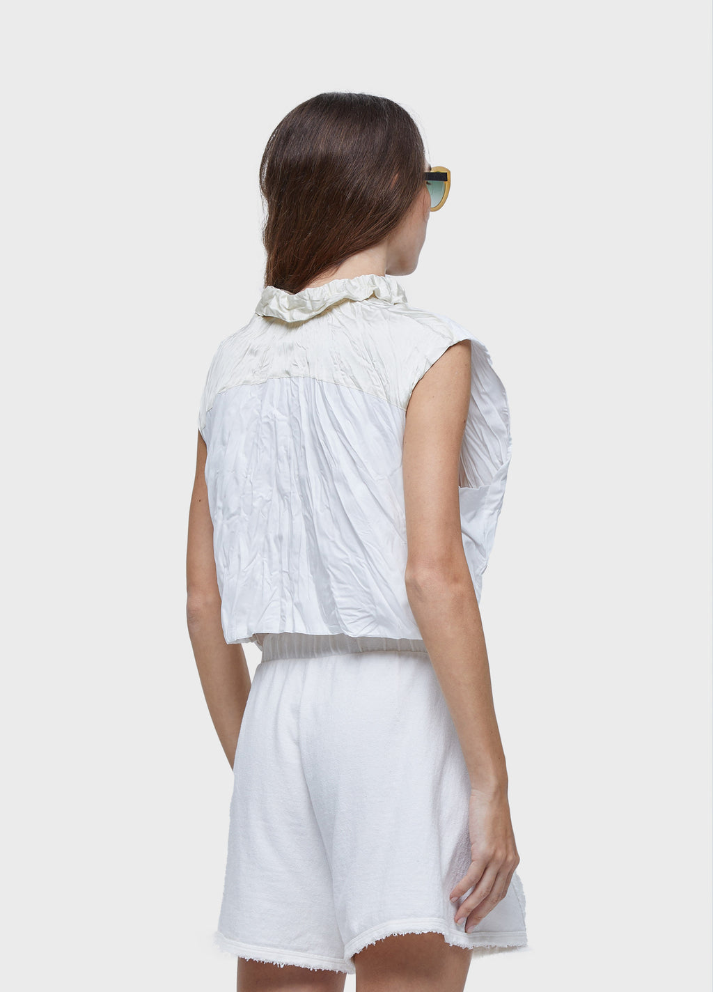WRINKLED SATIN SLEEVELESS SHIRT + KNIT