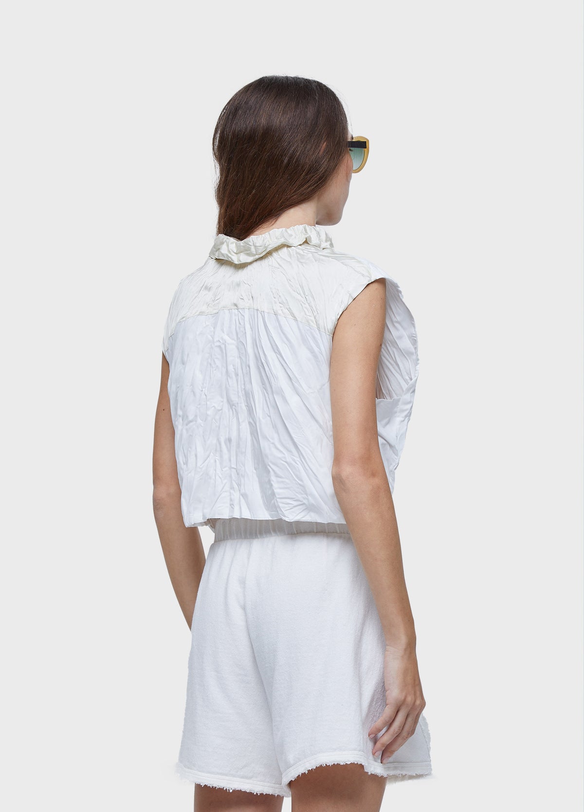 WRINKLED SATIN SLEEVELESS SHIRT + KNIT