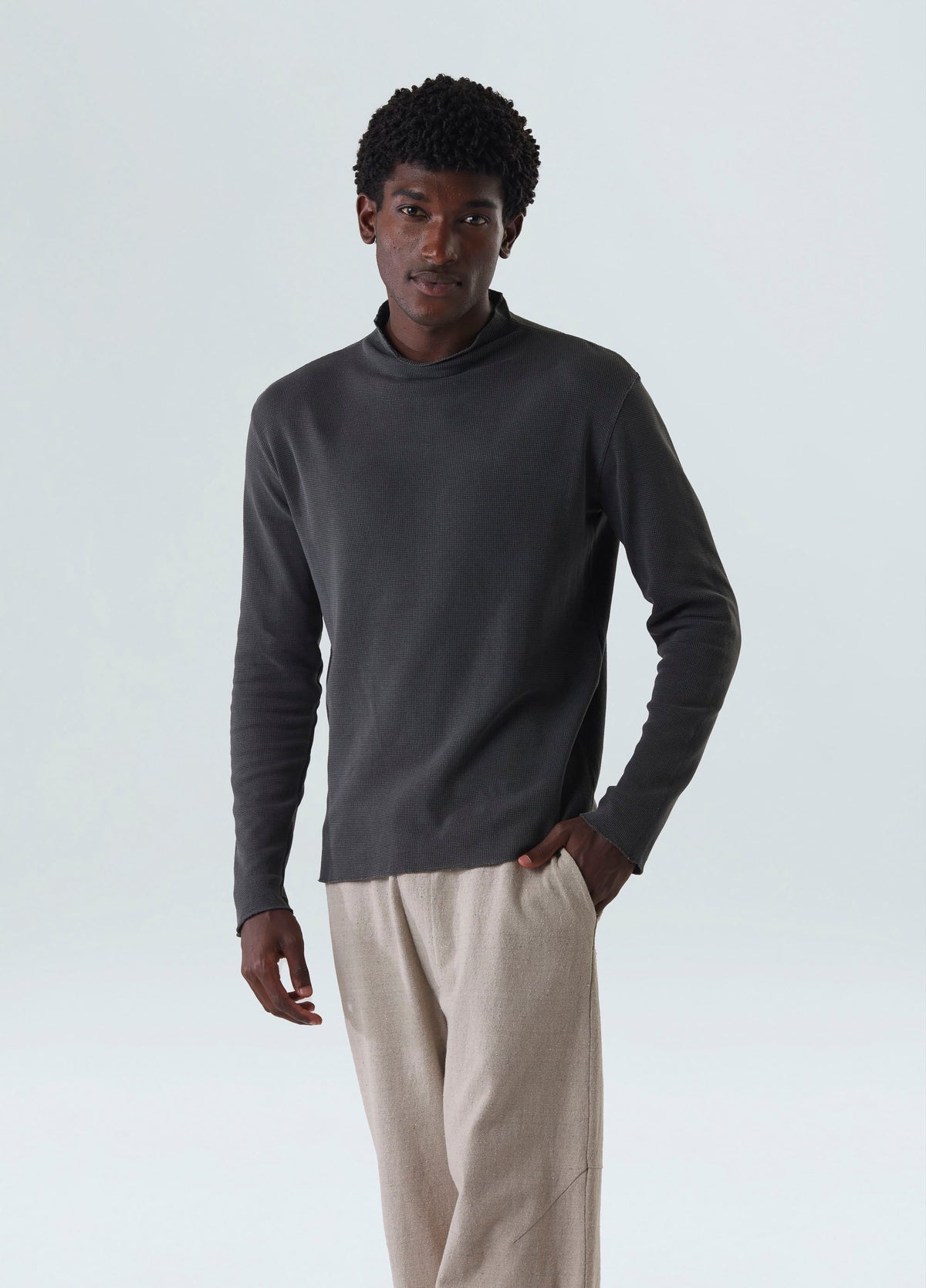 HIGH NECK LONG SLEEVE T-SHIRT