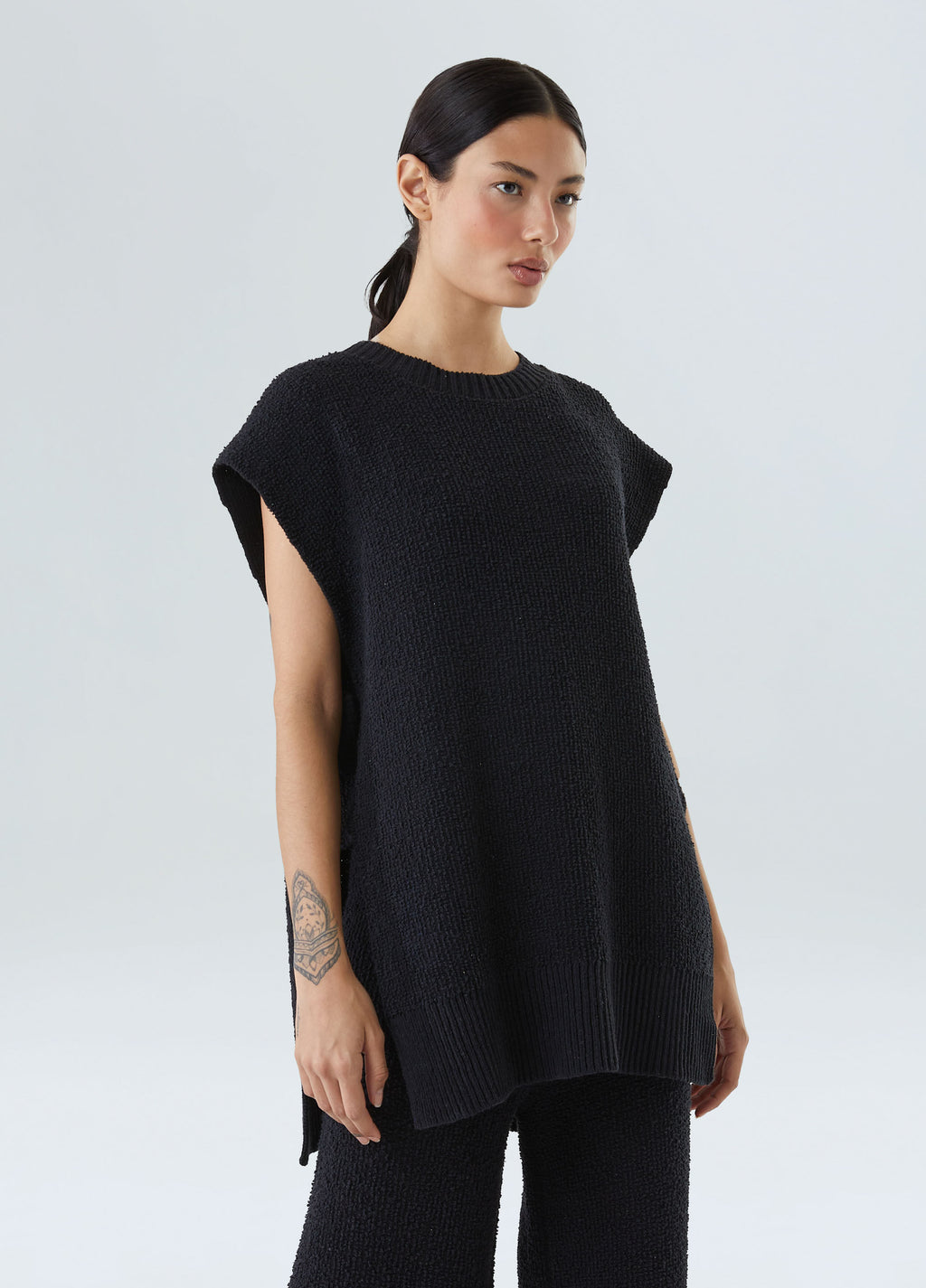 BOUCLÉ KNIT VEST
