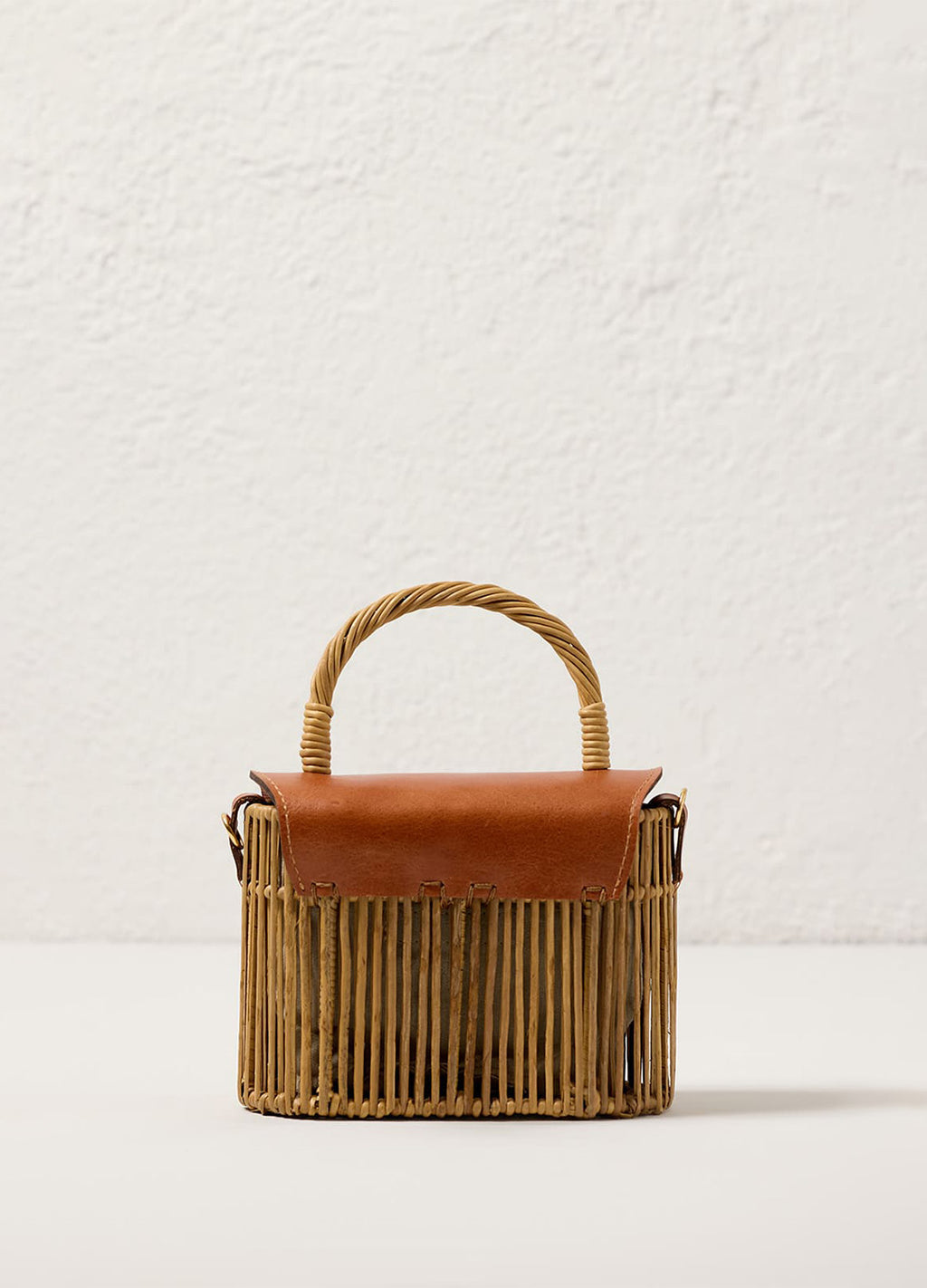 WOVEN WICKER HANDLE BAG