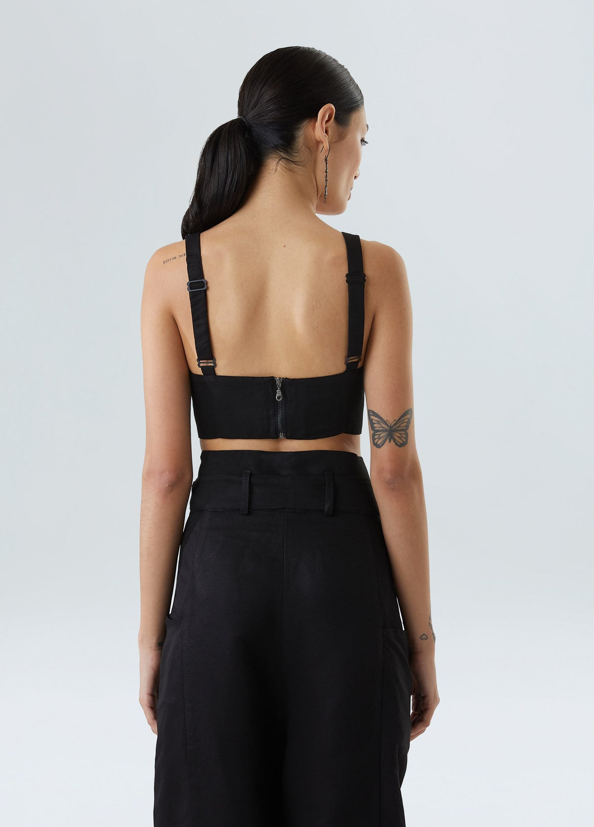 STRAP CROPPED TOP