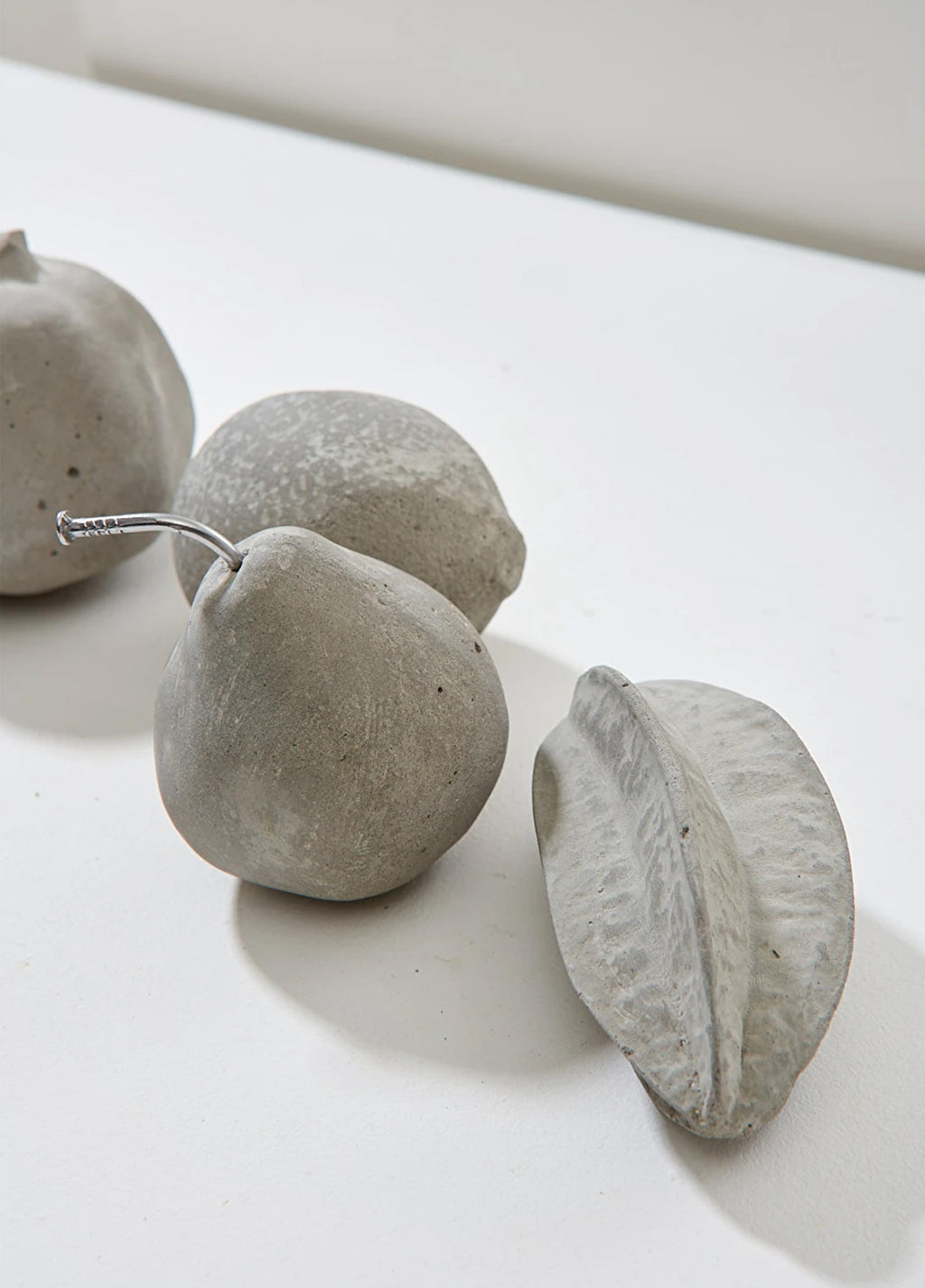 ESCULTURA FRUTA MAÇÃ