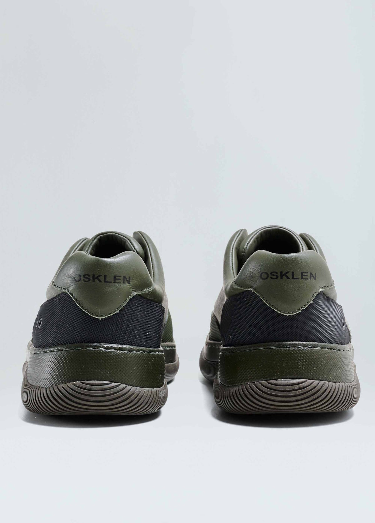 HYBRID PLAIN SNEAKER M