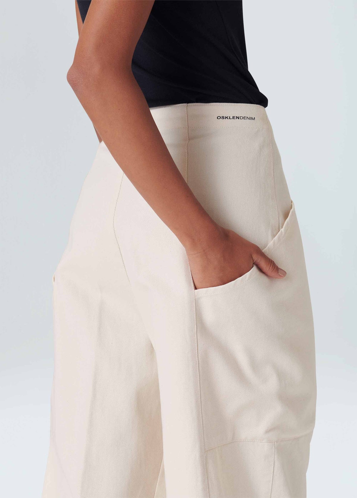 BARREL WHITE JEANS