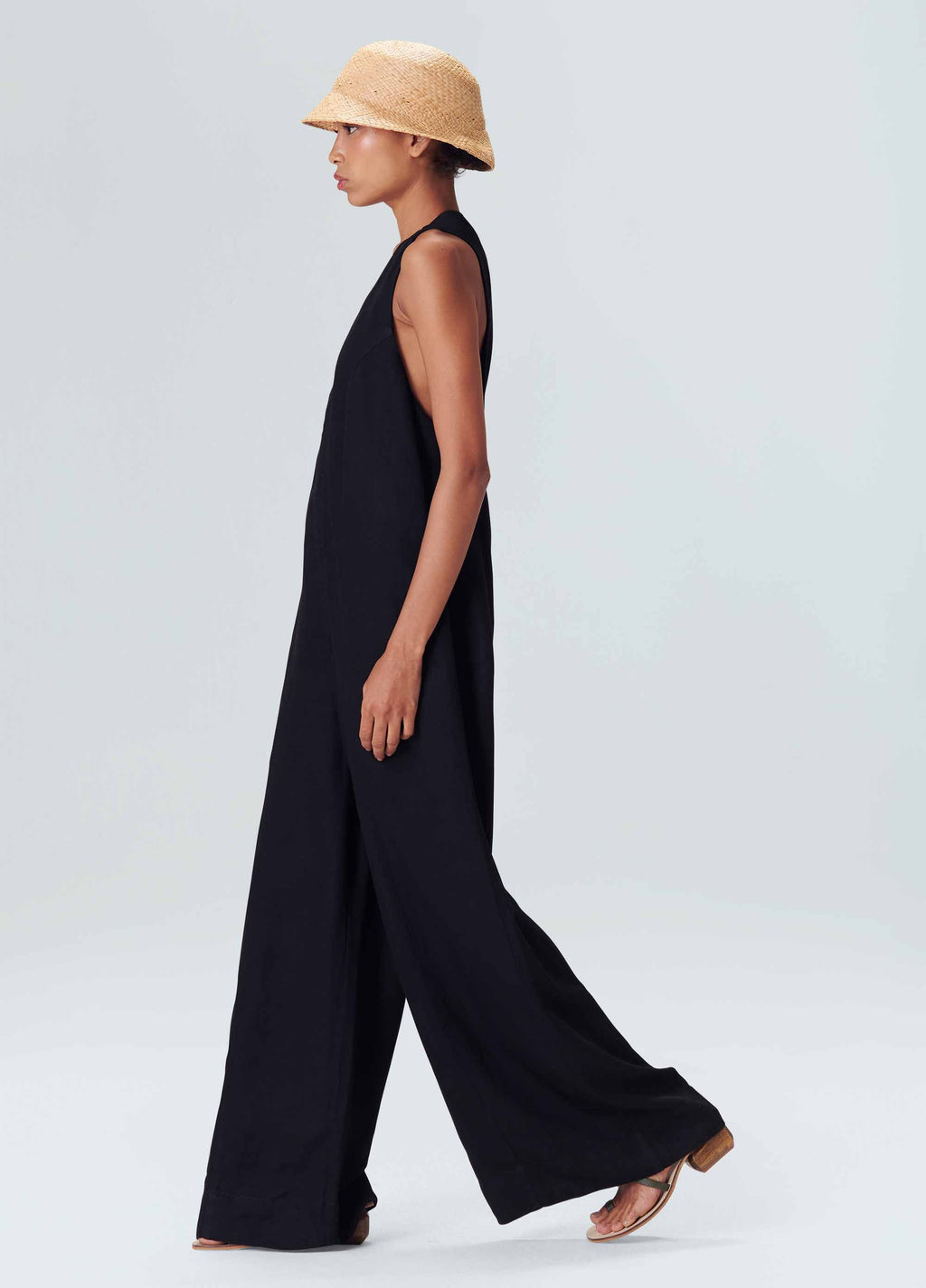V-NECK LINEN JUMPSUIT