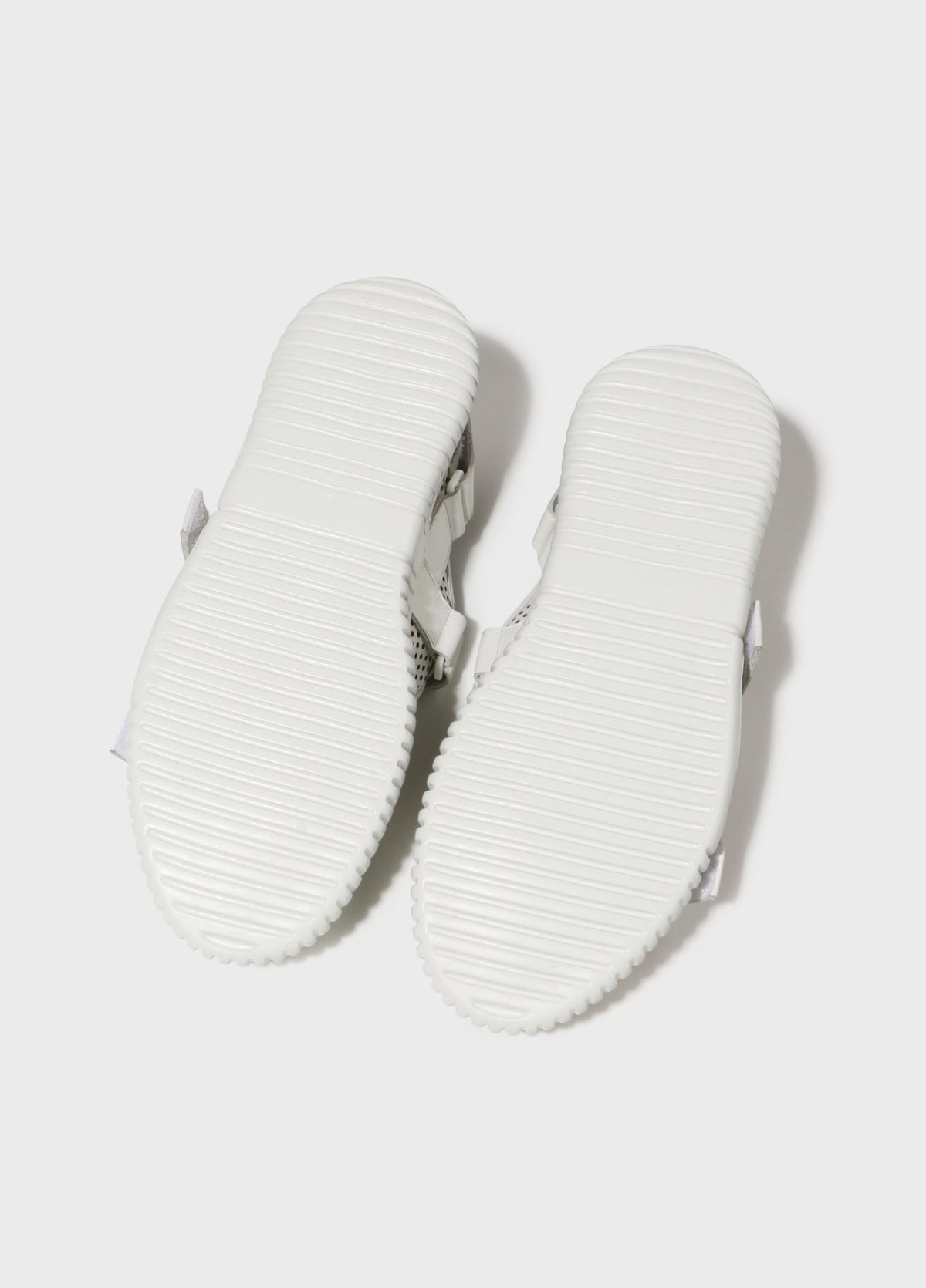ARPX BALANCE PERFORATED SNEAKERS